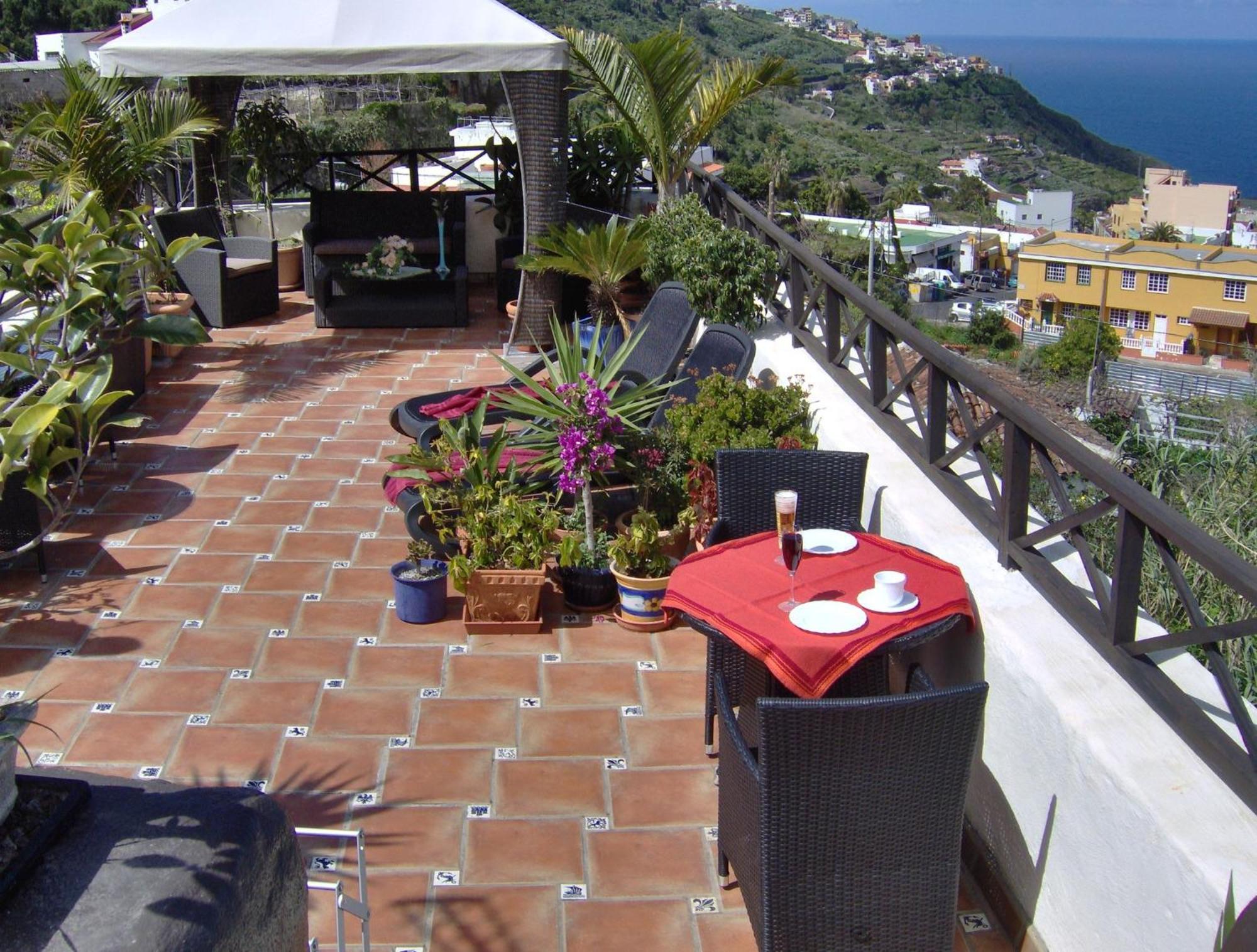 Holiday Home To The Street With Big Kitchen Icod De Los Vinos Exterior photo