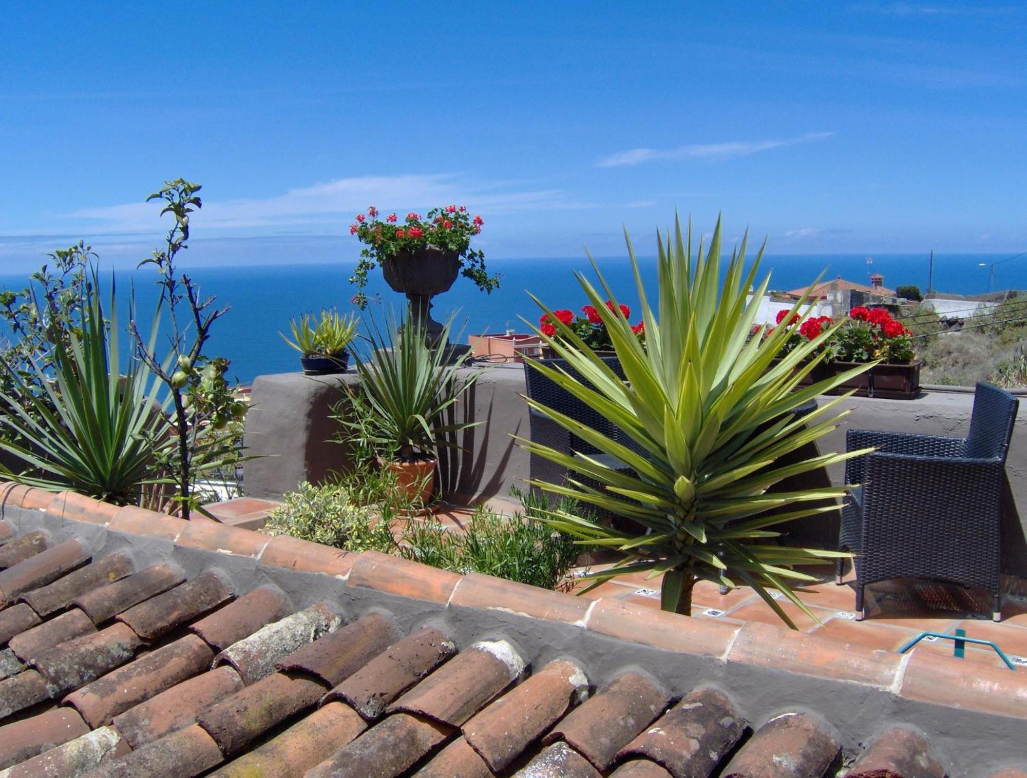 Holiday Home To The Street With Big Kitchen Icod De Los Vinos Exterior photo