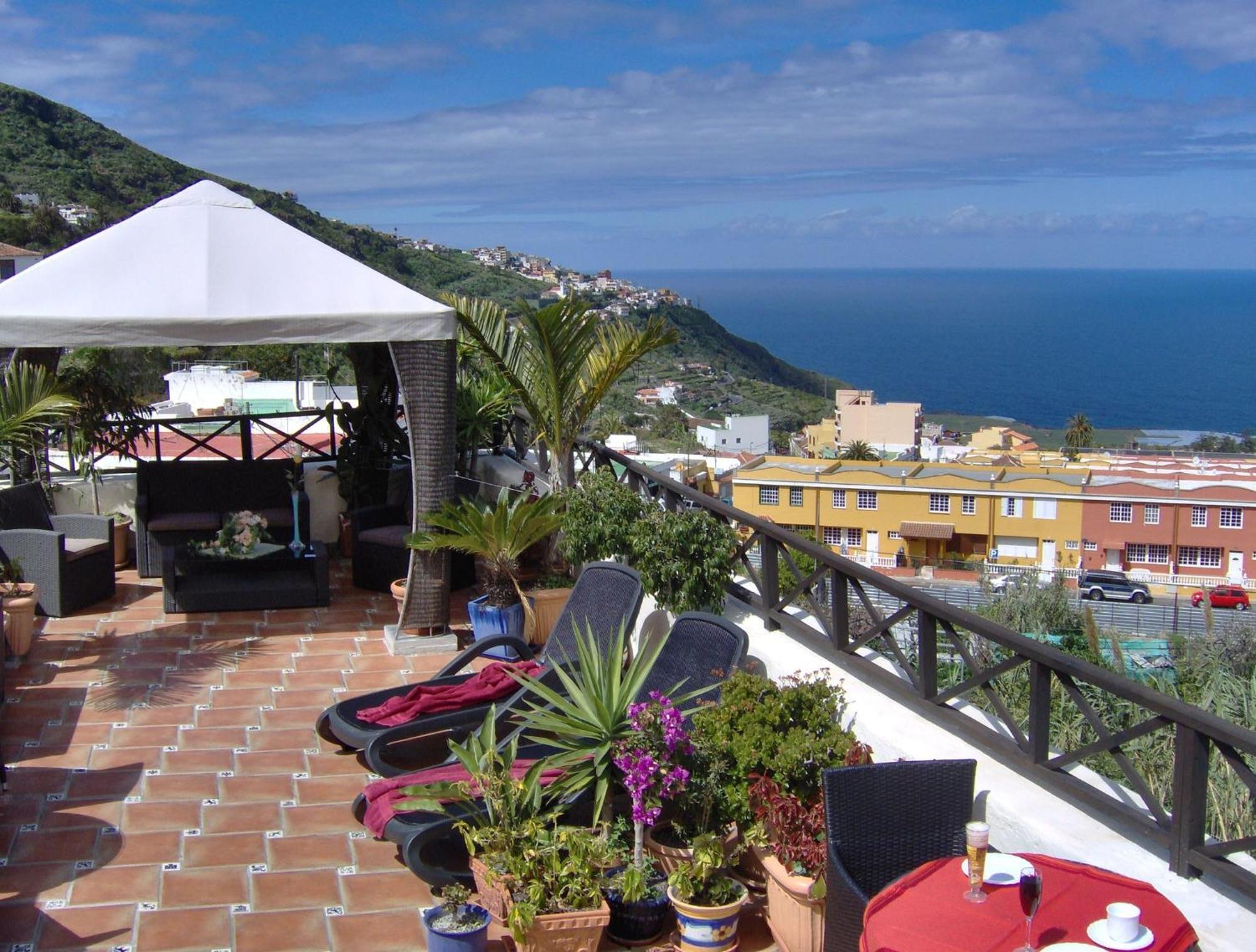 Holiday Home To The Street With Big Kitchen Icod De Los Vinos Exterior photo